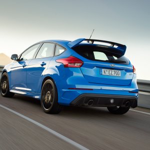 2016-Ford-Focus-RS-rear-three-quarter-in-motion-05-1.jpg