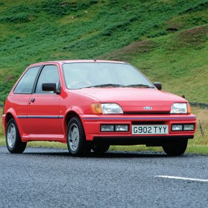 1989_Ford_Fiesta_XR2i.jpg