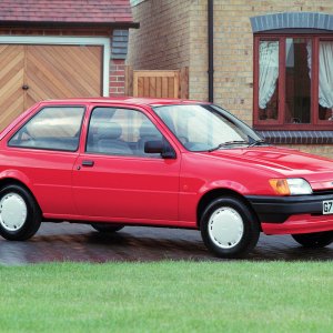 1990_Ford_Fiesta_Bonus.jpg