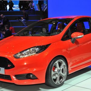 2013-ford-fiesta-st-3-door-photo-444825-s-1280x782.jpg