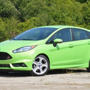 2014-ford-fiesta-st-00-1.jpg