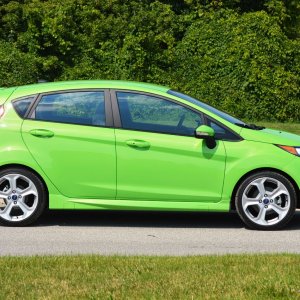 2014-ford-fiesta-st-03-1.jpg