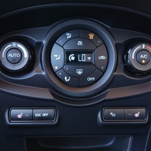 2014-ford-fiesta-st-climate-controls.jpg