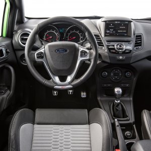 2014-Ford-Fiesta-ST-cockpit.jpg