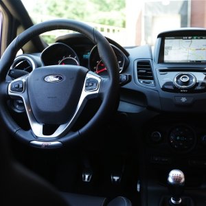 2014-ford-fiesta-st-front-interior-03.jpg