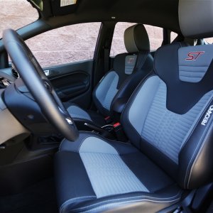 2014-ford-fiesta-st-front-seats.jpg