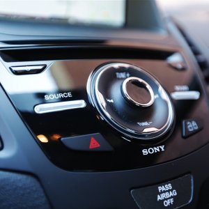 2014-ford-fiesta-st-radio-controls.jpg