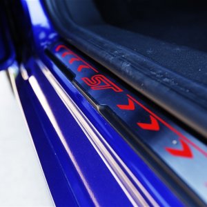 2014-ford-fiesta-st-side-sill.jpg