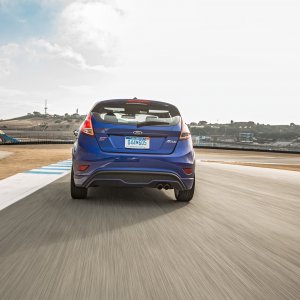 2015-ford-fiesta-st-rear-end-in-motion.jpg