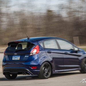 2016-Ford-Fiesta-ST-103-876x535.jpg