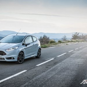 2017-Ford-Fiesta-ST200-127-876x535.jpg