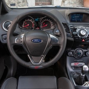 2017-Ford-Fiesta-ST200-144-876x535.jpg