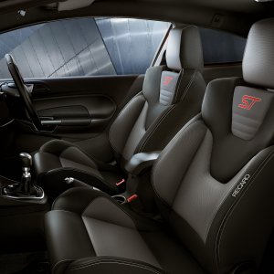 13-08-AU-WZ-Fiesta-ST-MOR_Recaro_Interior.jpg